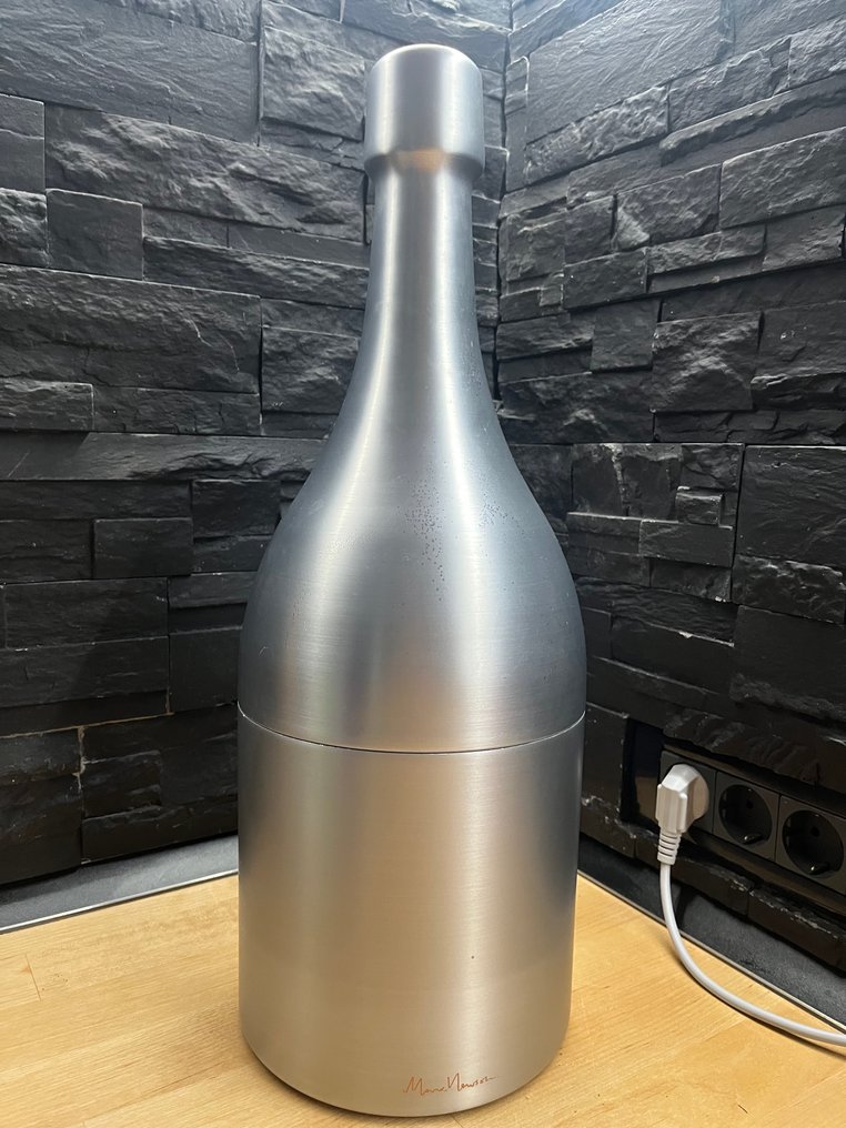 Dom Pérignon - Marc Newson - Συντηρητής σαμπάνιας -  Σχήμα μπουκαλιού με πράσινη ετικέτα, ταιριάζει σε magnum ή μπουκάλι. - Αλουμίνιο #3.2