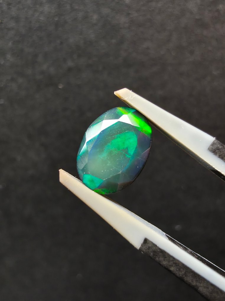 1.54 克拉 黑色欧泊 多面 - 高度: 9.2 mm - 闊度: 7.2 mm- 0.31 g #3.2