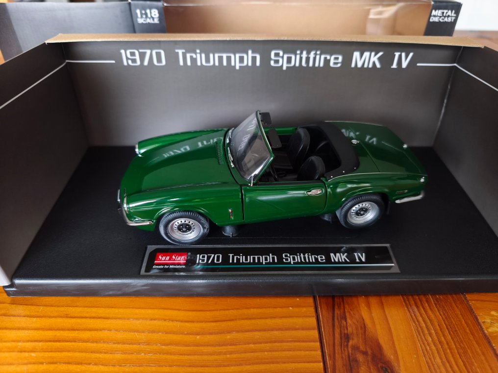 Sunstar 1:18 - Model car - Triumph Spitfire MK IV #1.0