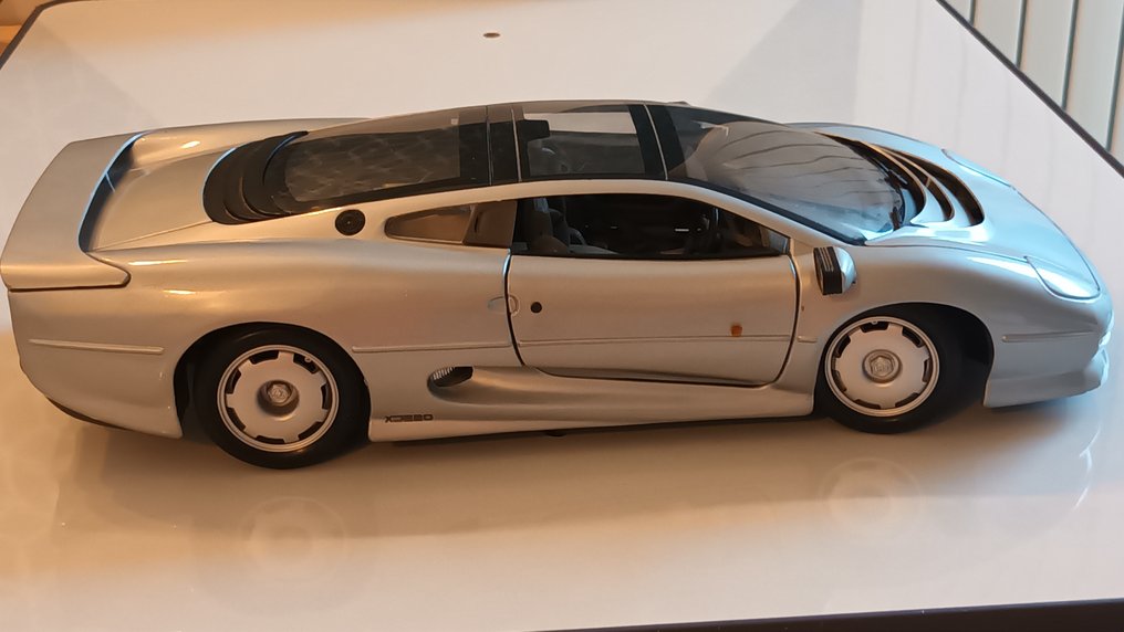 Maisto 1:12 - Modellino di auto - Jaguar XJ220 #4.3