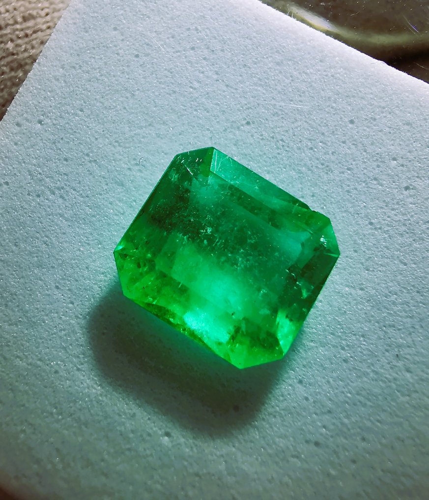 1 pcs  Green Emerald  - 3.34 ct - Instituto Gemólogico Español (IGE) #1.0