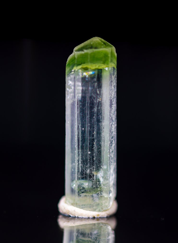 Στέμμα Πράσινη Ελμπαΐτης Τουρμαλίνη 2,75 καράτια • δείγμα επιπέδου μουσείου - Ύψος: 15 mm - Πλάτος: 4.5 mm- 0.55 g - (1) #1.0