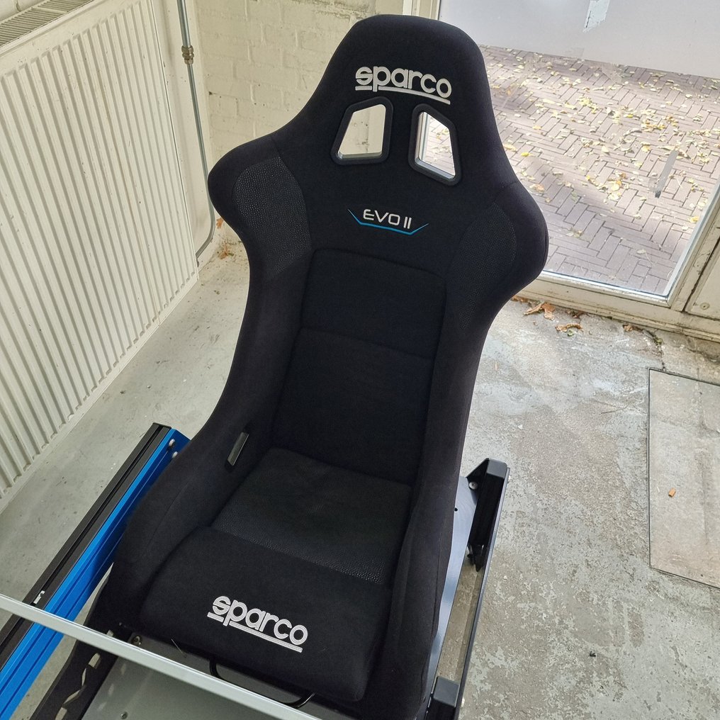 Simtag - STR - simulator cockpit with Sparco EVO II chair and Buttkickers. - Gra wideo #2.1