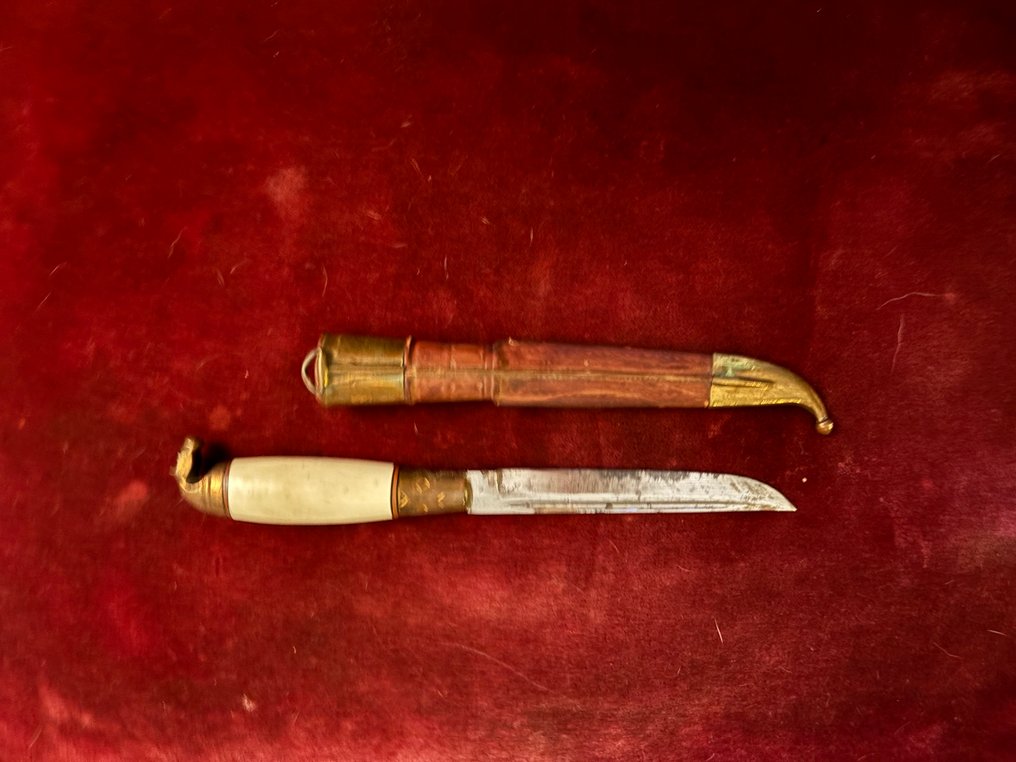 Θήκη μαχαιριών - Ξύλο, Δέρμα, Ορείχαλκος #1.0