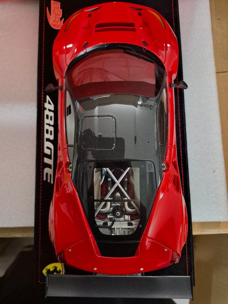 BBR 1:18 - Modellino di auto da corsa - Ferrari 488 GTE rosso corsa 322 + carbon roof 2016 - P18122CF2 #2.1