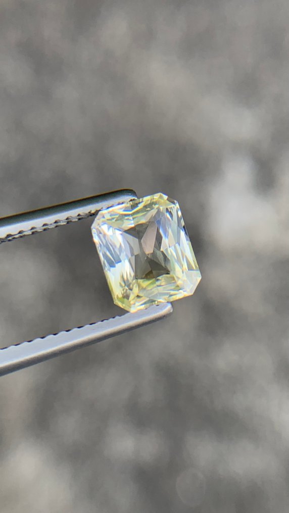 Sans prix de réserve - 1 pcs  Jaune Saphir  - 1.97 ct - International Colored Gemstone Association (ICA GemLab) #1.0