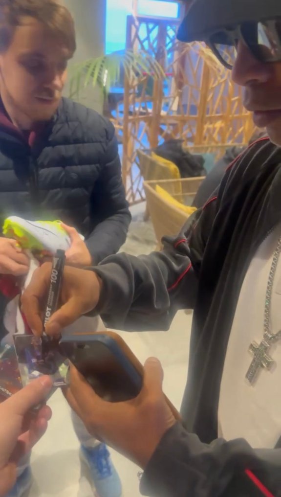 Topps Ronaldinho Hand Signed - 1 Card - Good (GD) #3.2