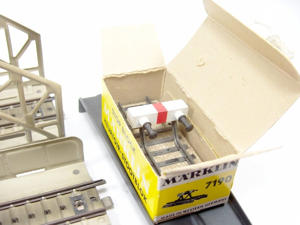 Märklin H0 - 7190 7163 7195 7002 5112 5129 5114 5121 5122 5109 7169 7162 2865 - Model train tracks (29) - Beautiful batch of bridges and M-Rail. #4.3
