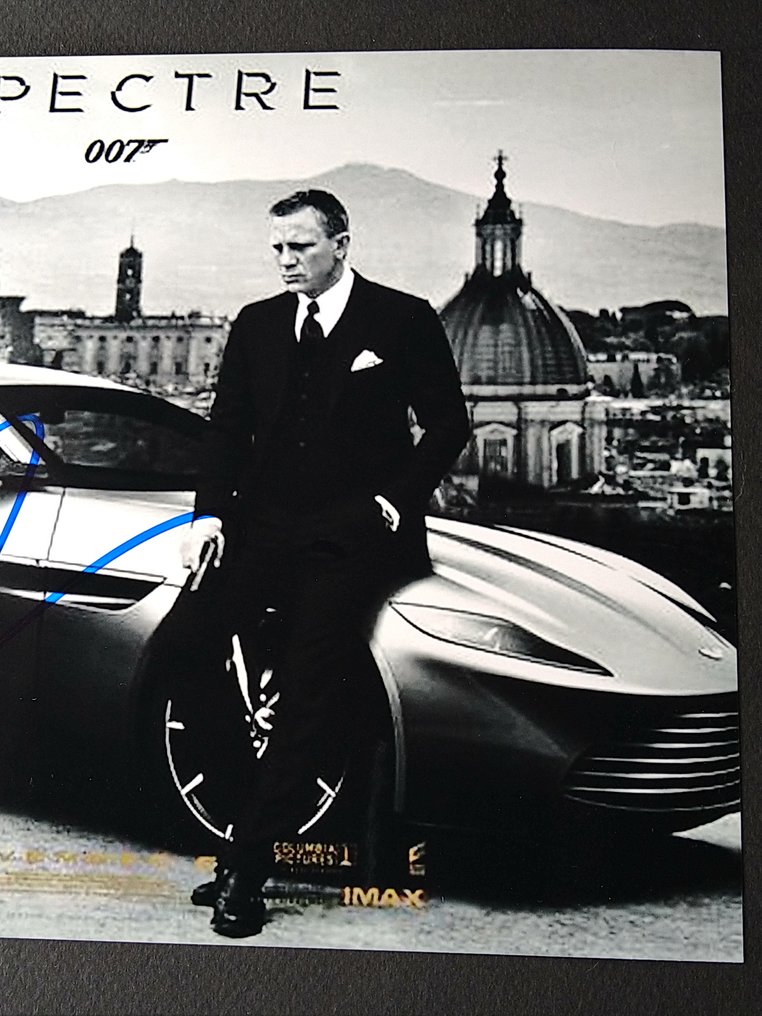 James Bond 007: Spectre - Daniel Craig "007" with his Aston Martin DB10 - Signed photo with COA #2.1