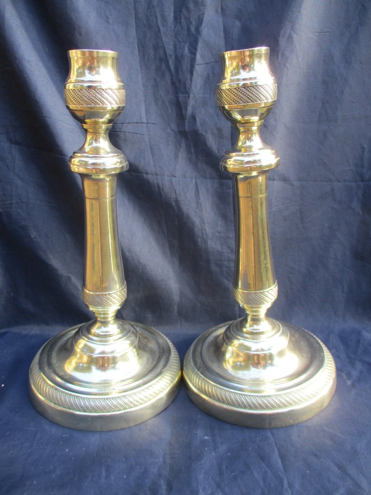 Bugia - Paio di candelabri. Epoca Empire-Restaurazione circa 1820. Ottone. #1.0