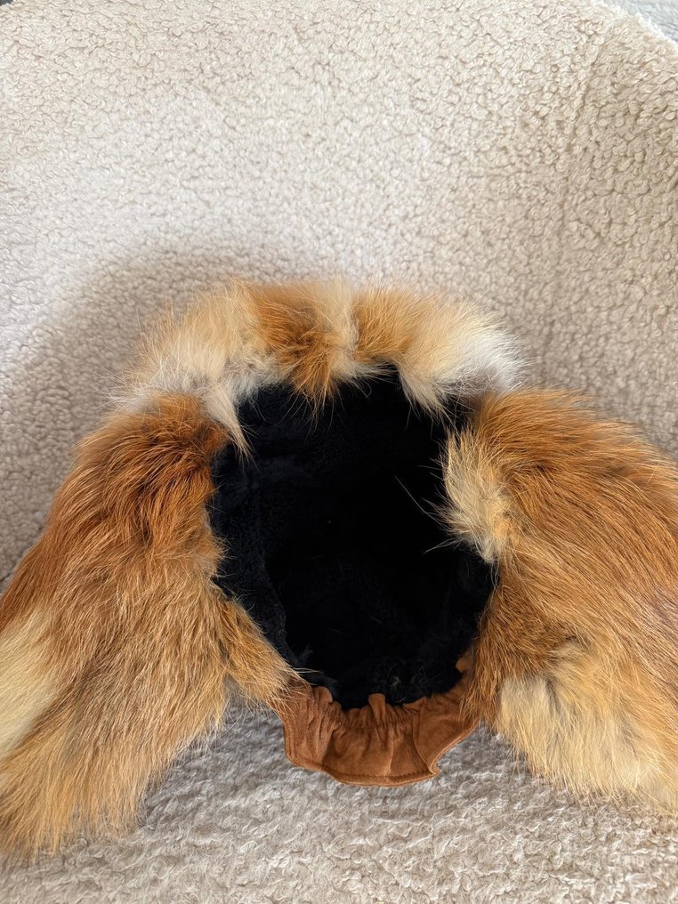 Artisan Furrier - Muts (1) - Vos, Leder, Jaarlingwol #2.1