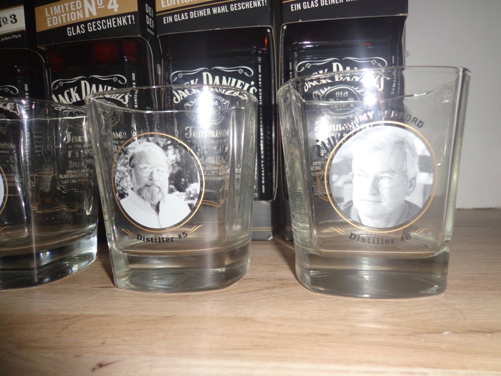 Jack Daniel's 8 years old Old No 7 w/ Master Distiller Shot Glasses Limited Edition No 1 through No 6  - b. Década de los 2000 - 70 cl - 6 botellas  #3.2