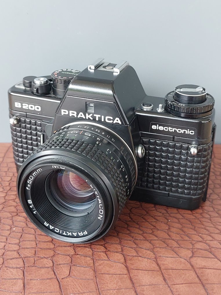 Praktica B200 electronic + Prakticar 1,8/50mm | Analoginen kamera #1.0