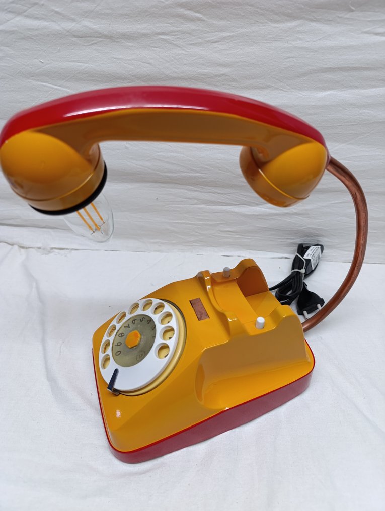 Lampada da tavolo - Telefono Sip/Italtel trasformato in lampada- Plastica-Rame #1.0
