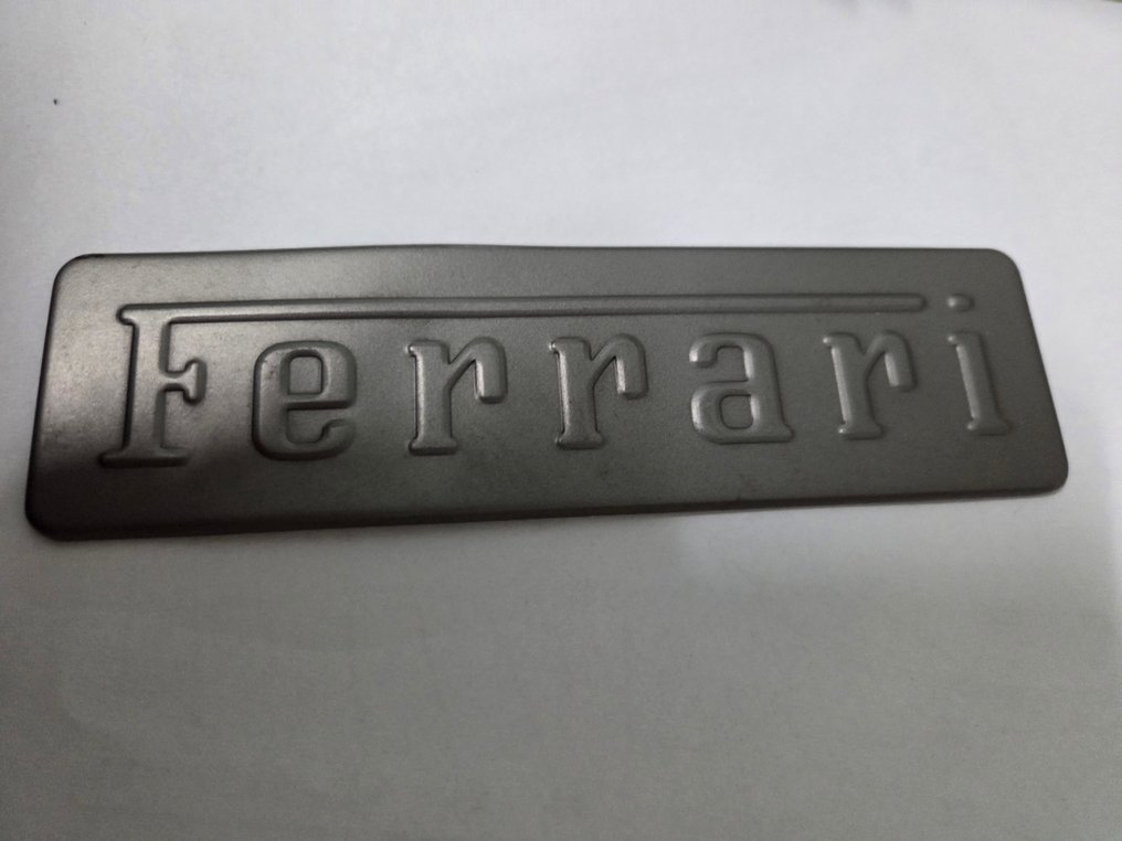 汽车部件 - Ferrari - TARGHETTA PLACCA BATTITACCO FERRARI ORIGINALE - 2000年后 #2.1
