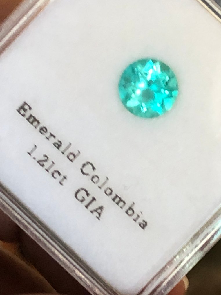 1 pcs 绿色 祖母绿 - 1.21 ct - 美国宝石研究院(GIA) #1.0
