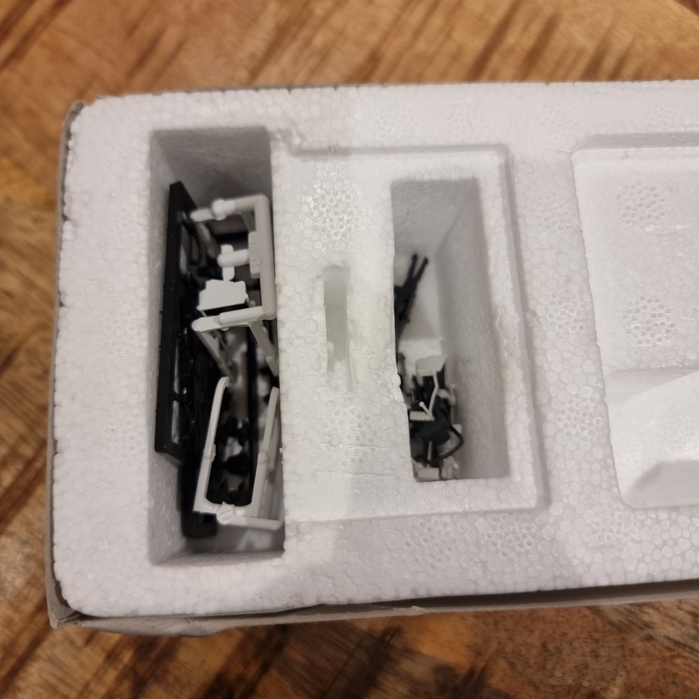 Roco H0 - 63980 - Πετρελαιοκίνητη μηχανή τρένου (1) - Μαγνητικό + ψηφιακό για αισθητήρα reed. - DB Cargo #4.3