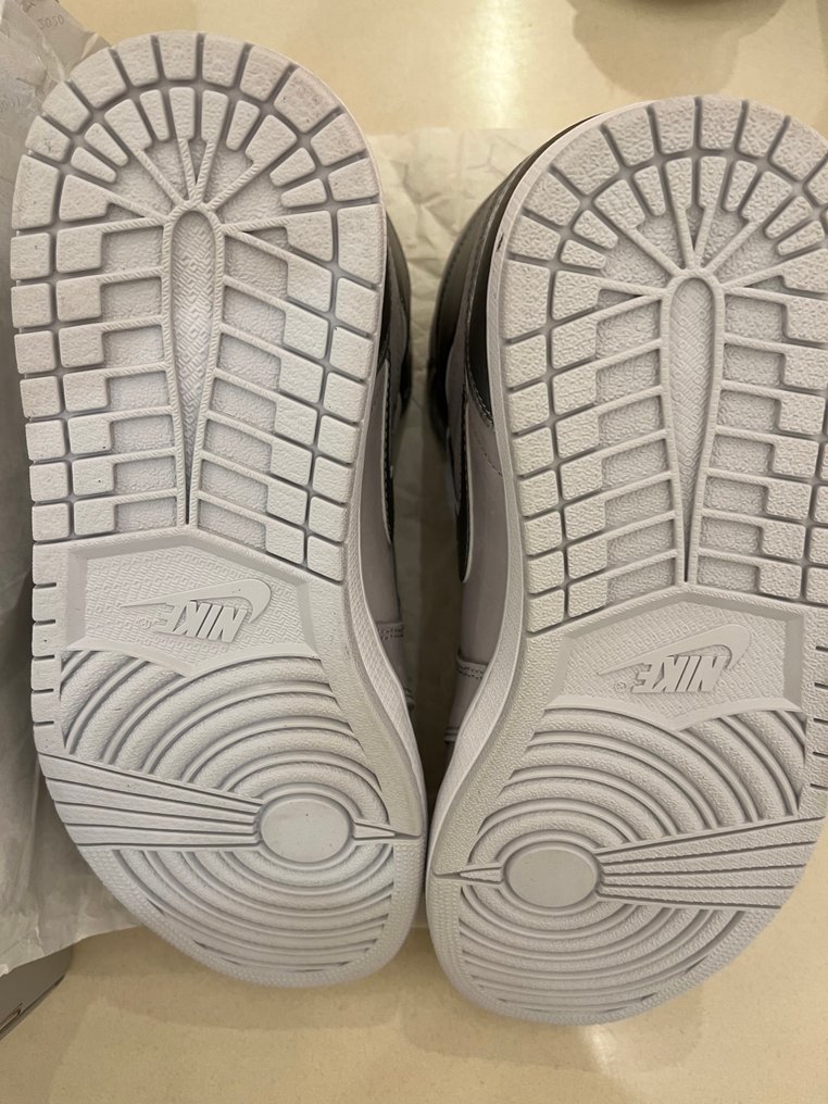 Nike - Air Jordan 1 Retro High OG CO.JP "Neutral Grey" - 運動鞋 - 尺寸: EU 44 #4.3