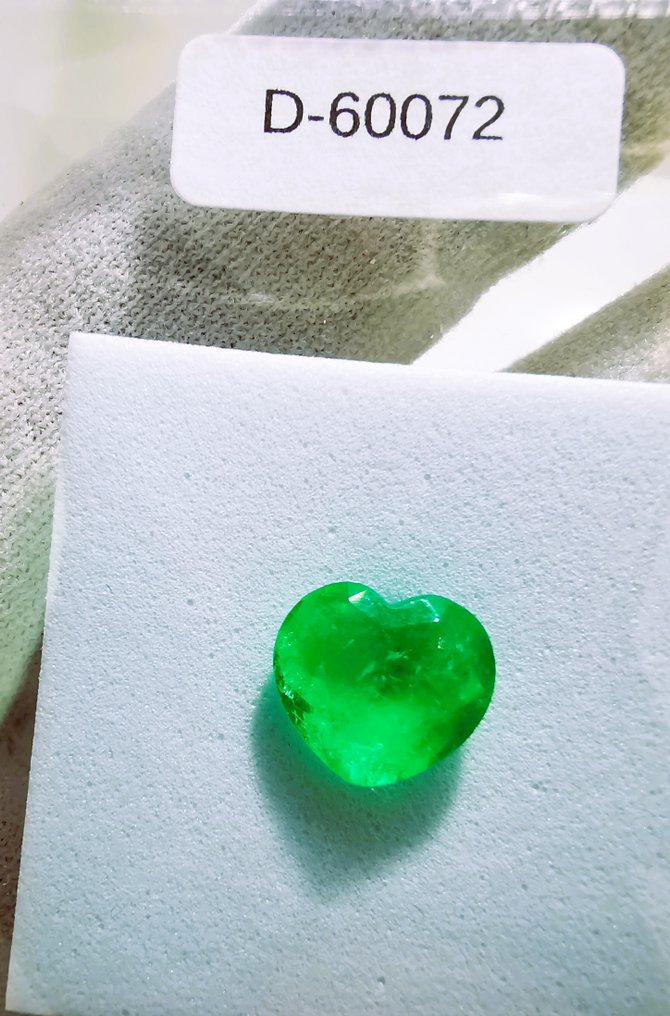 No reserve price - 1 pcs Green Emerald - 2.38 ct - Instituto Gemólogico Español (IGE) #4.3