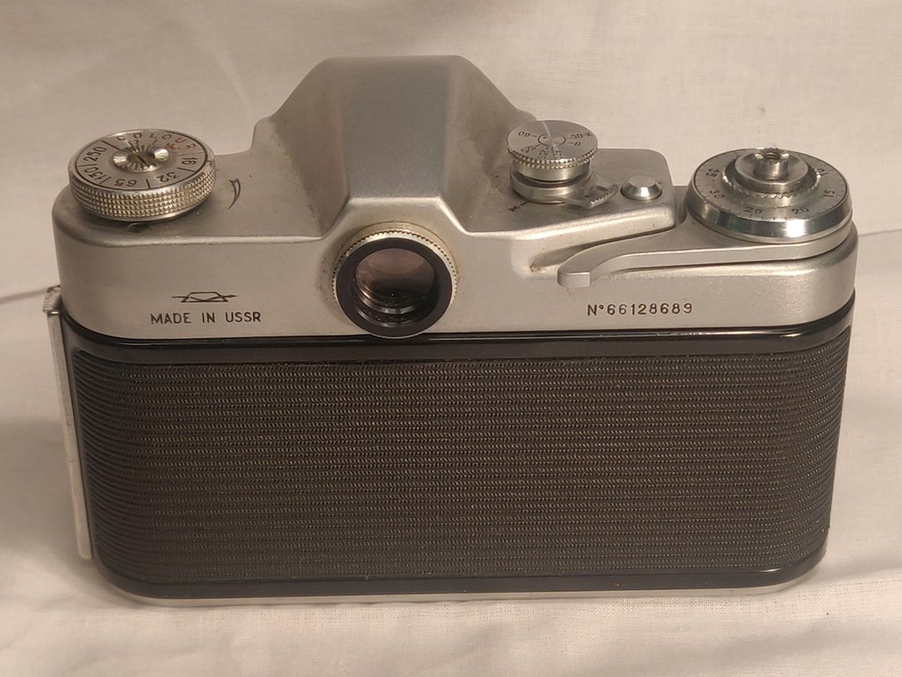 KMZ Krasnogorsk Zenit 3M + Helios-44 2/58mm - M39 met originele lederen tas | Egylencsés reflex fényképezőgép (SLR) #3.2