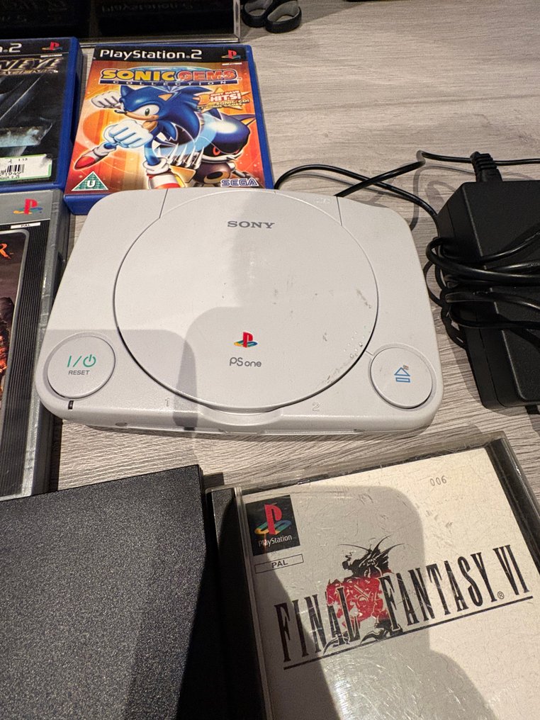 Sony - PlayStation One (Slim) and PlayStation 2 - PlayStation consoles and games package - 视频游戏机+游戏 #4.3