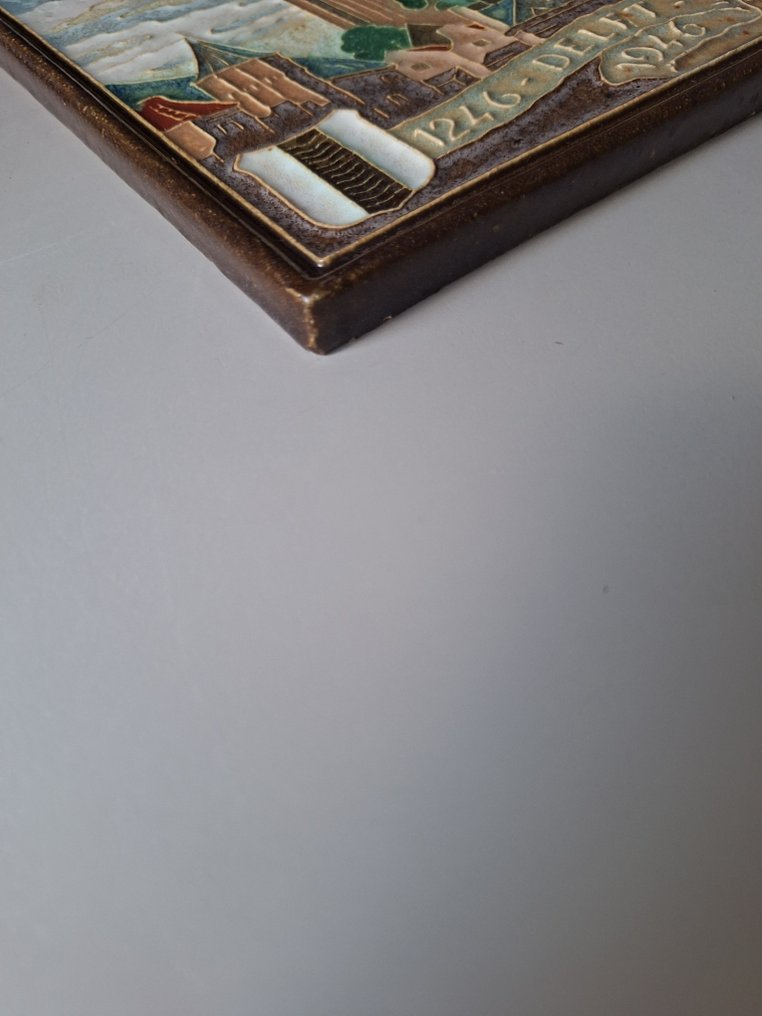  Piastrella - Piastrella cloisonné - 700 anni di privilegi comunali di Delft - De Porceleyne Fles, Delft - 1940-1950  #1.0