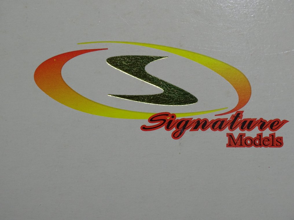 Signature Models 1:18 - Machetă mașină - Studebaker Avanti #2.1