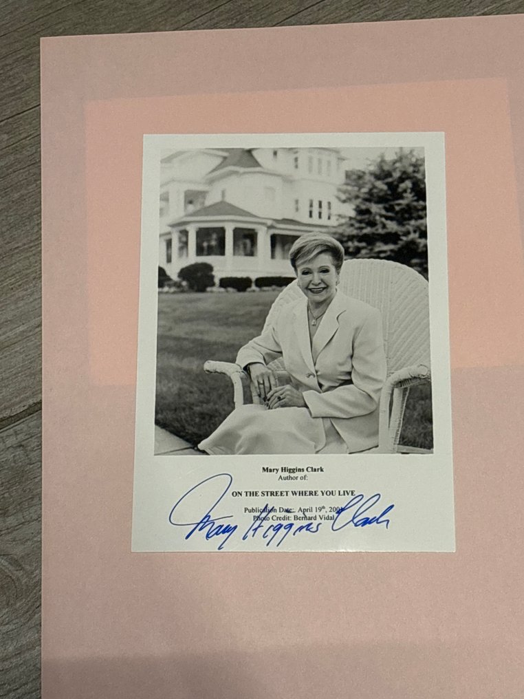 Mary Higgins Clark - Photographie signée par Mary Higgins Clark - 2001 #1.0