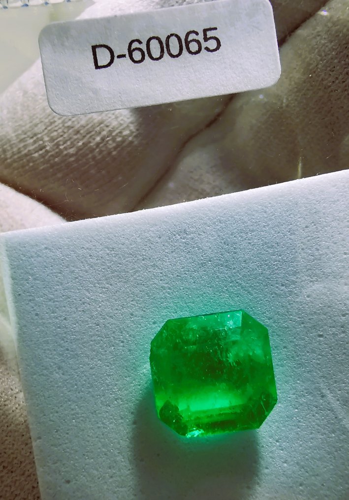χωρίς τιμή ασφαλείας - 1 pcs  Πράσινο Σμαράγδι  - 3.72 ct - Instituto Gemólogico Español (IGE) - F2/Κολομβία #3.2