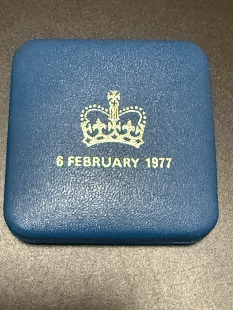 United Kingdom. 1 Crown 1977 Proof, in commemoration of the Silver Jubilee of Elizabeth II with box and CoA  (No reserve price) #4.3