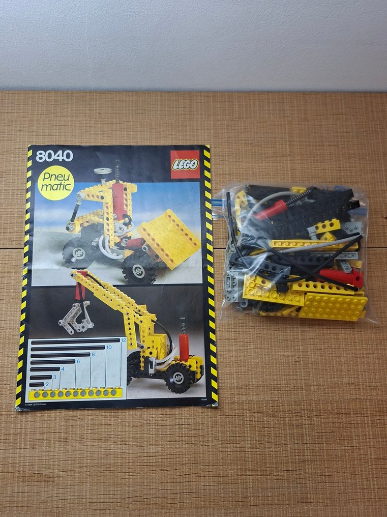 Lego Set - 8040 - Technic - LEGO Technic 8040 Pneumatic #1.0