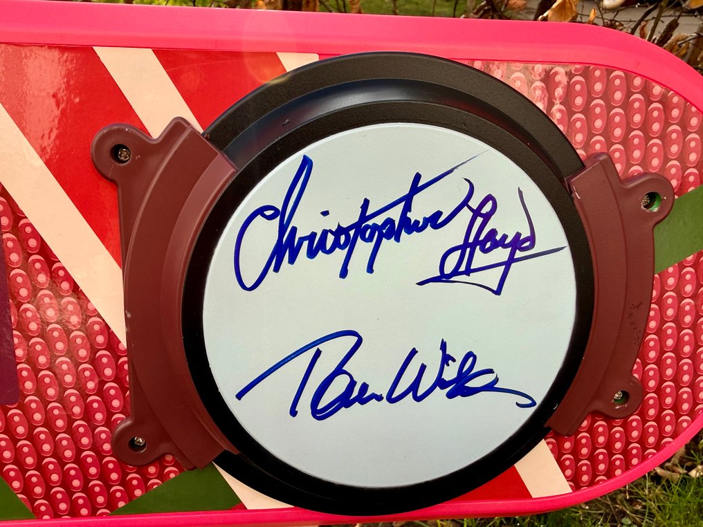 „Back To Future II“  - Replica Hoverboard - Signed by 4 - Michael J. Fox, Christopher Lloyd, Lea Thompson, Tom Wilson - Beckett COA #2.1