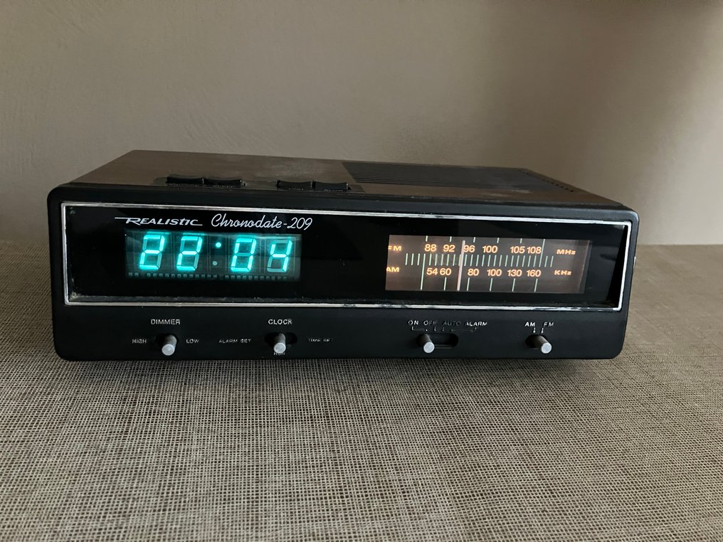 Realistic - Chronodate-209 Ραδιόφωνο #1.0