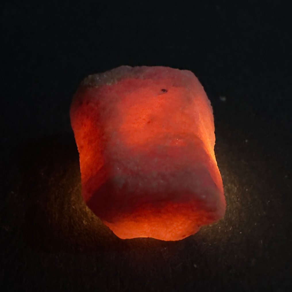 Ζαφείρι Τραχύς - Ύψος: 16 mm - Πλάτος: 15 mm- 7.56 g - (1) #2.1