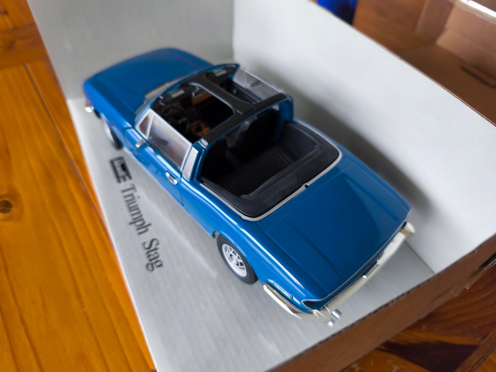 Revell 1:18 - Modelbil - Triumph Stag #2.1