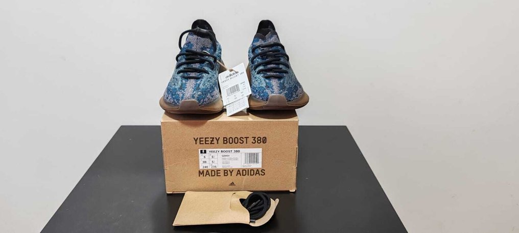 Adidas - Yeezy Boost 380 - Low-top trainers - Size: EU 38.5 - New with tags #1.0
