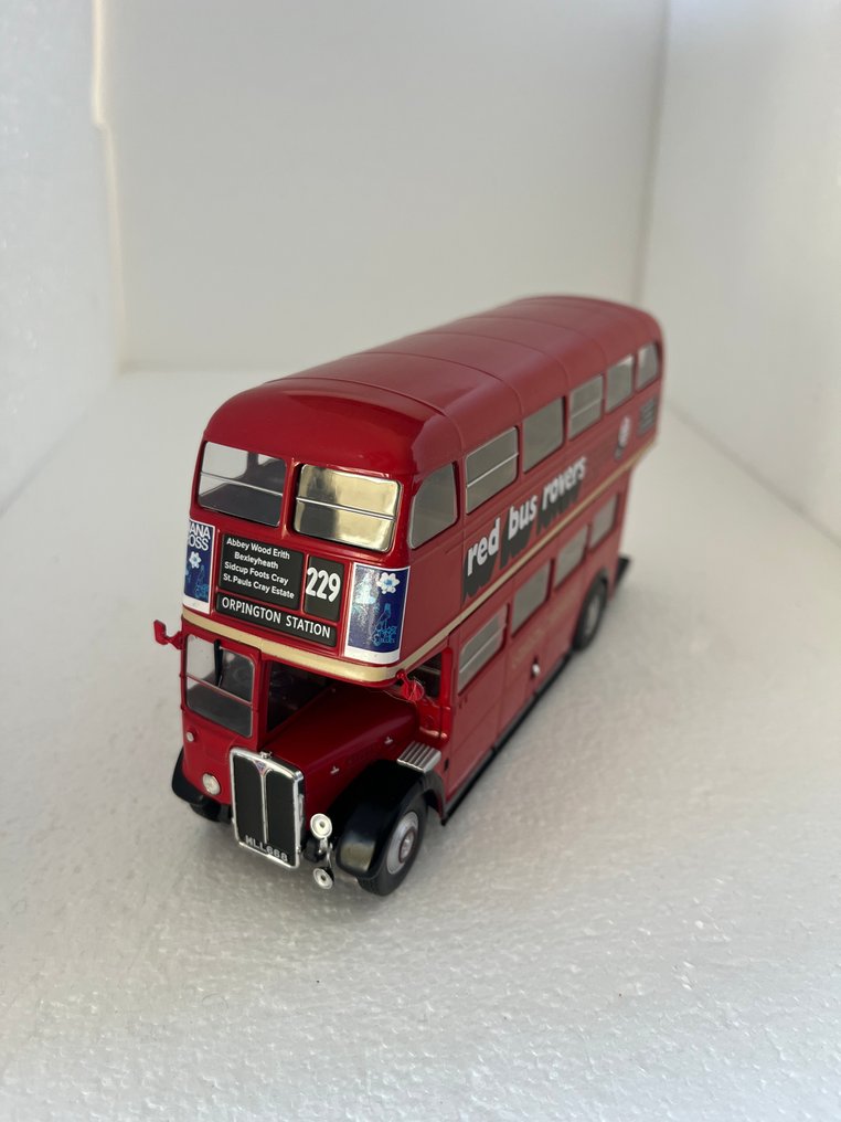 Altaya 1:43 - Modellbus (2) - Greyhound Scenicruiser - 1956; AEC Regent III RT - 1939 #3.2