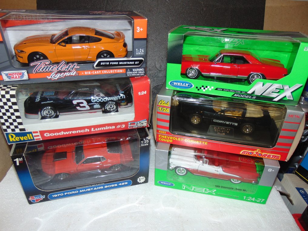 Revell, Welly, Majorette, Motormax 1:24 - Model car (6) - Assortiment de voitures miniatures en boîte - Motormax, Welly, Majorette, Carquest, Revell #1.0