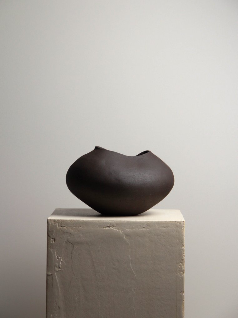 LEA STUDIOS - Valentina Cojocaru - Sculpture, Ebony - 18 cm - Grès #4.3