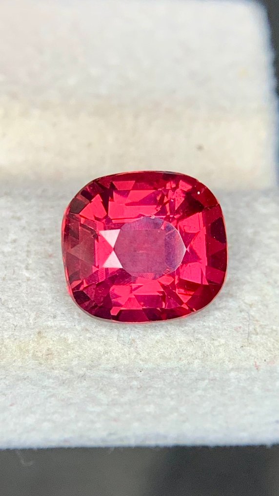 χωρίς τιμή ασφαλείας Κόκκινο Ροδολίτης  - 4.38 ct - Διεθνής Ένωση Έγχρωμων Πολύτιμων Λίθων (ICA GemLab) - Φυσικός Τέλειος Ρουμπίτης #3.2