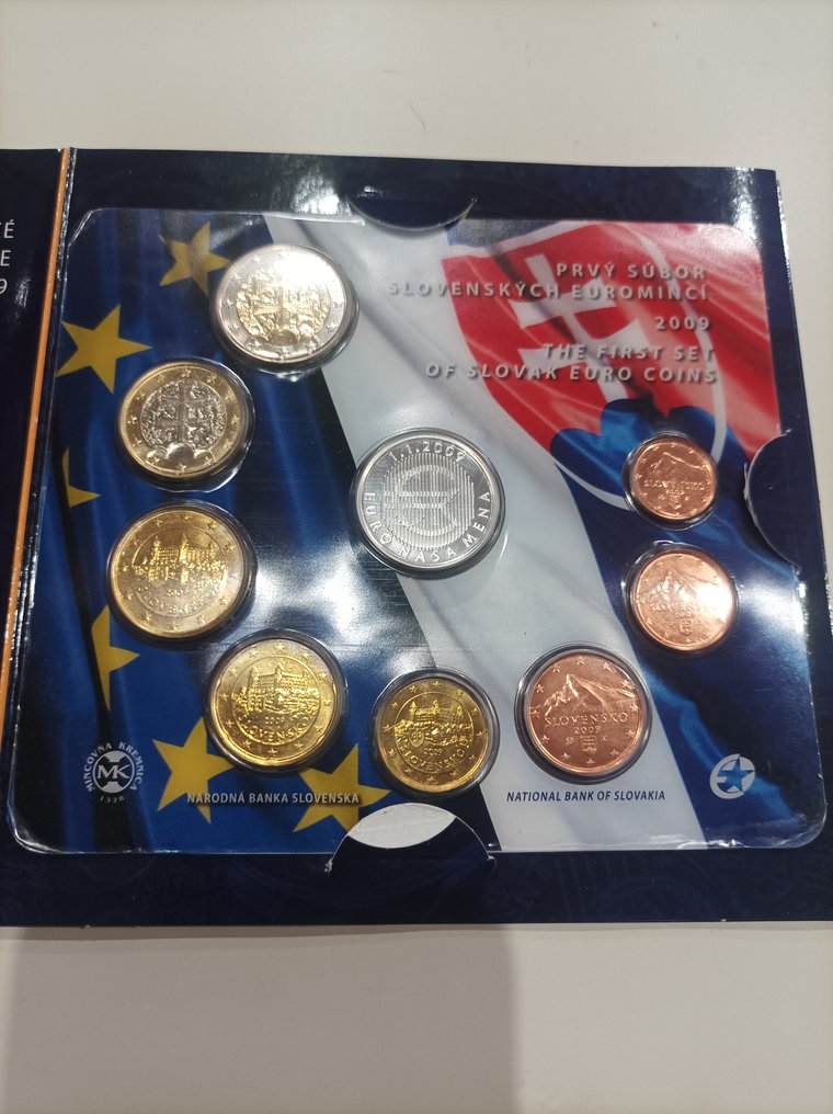 Slovakia. Year Set (BU) 2009/2010 (2 sets)  (Ei pohjahintaa) #1.0