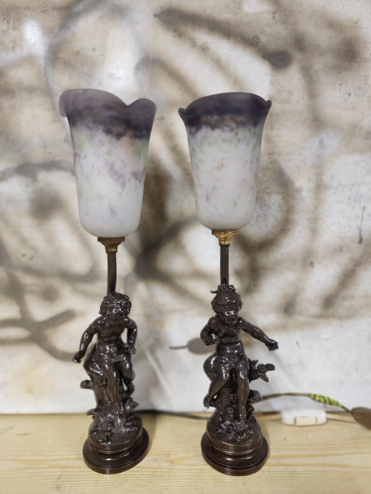 D'après Louis Auguste (1855-1919) and Hippolyte Francois (1857-1930) - Lámpara (2) - Bronce, Spelter, Cristal, Vidrio... #2.1