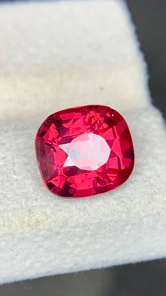 χωρίς τιμή ασφαλείας Κόκκινο Ροδολίτης  - 4.38 ct - Διεθνής Ένωση Έγχρωμων Πολύτιμων Λίθων (ICA GemLab) - Φυσικός Τέλειος Ρουμπίτης #4.3