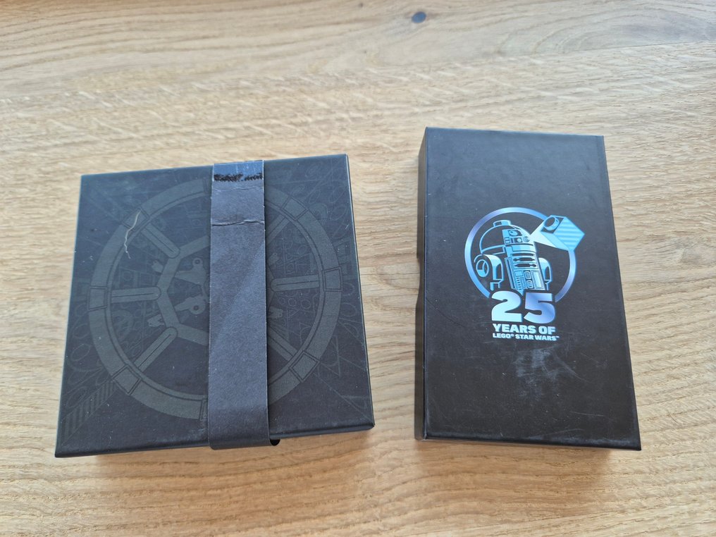 LEGO Set - Star Wars - Jubiläums-Set – R2-D2 Schlüsselanhänger & 2 x Sammler-Coin (25 Years, Limited Edition, 2024) #2.1