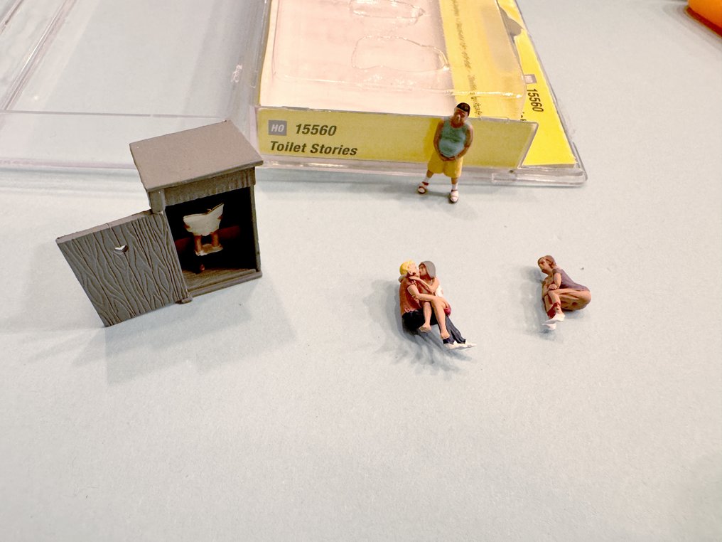 Noch, Preiser H0 - Modellvonat figurák (26) - 26 szexi figura: WC-történetek, meztelen modellek, párok, pihenés a székeken. #3.2