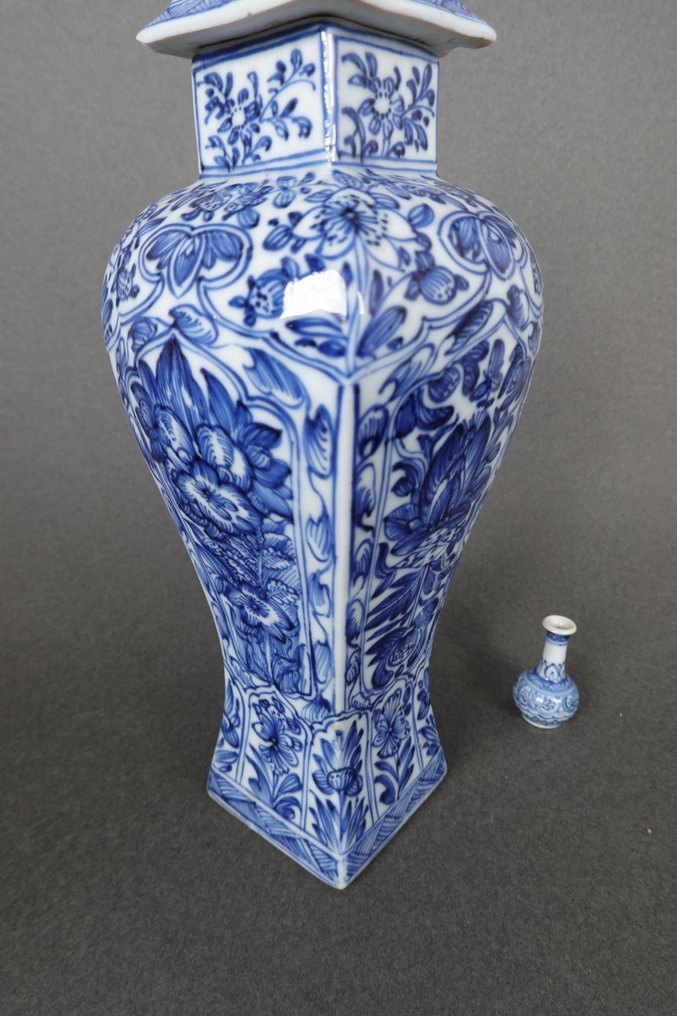 Vase - Porcelain - China - Kangxi (1662-1722) - Including original lid! #2.1