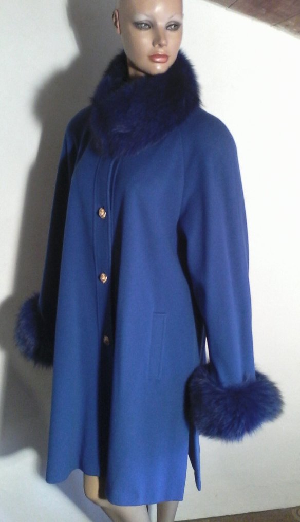 Artisan Furrier - Abrigo #1.0