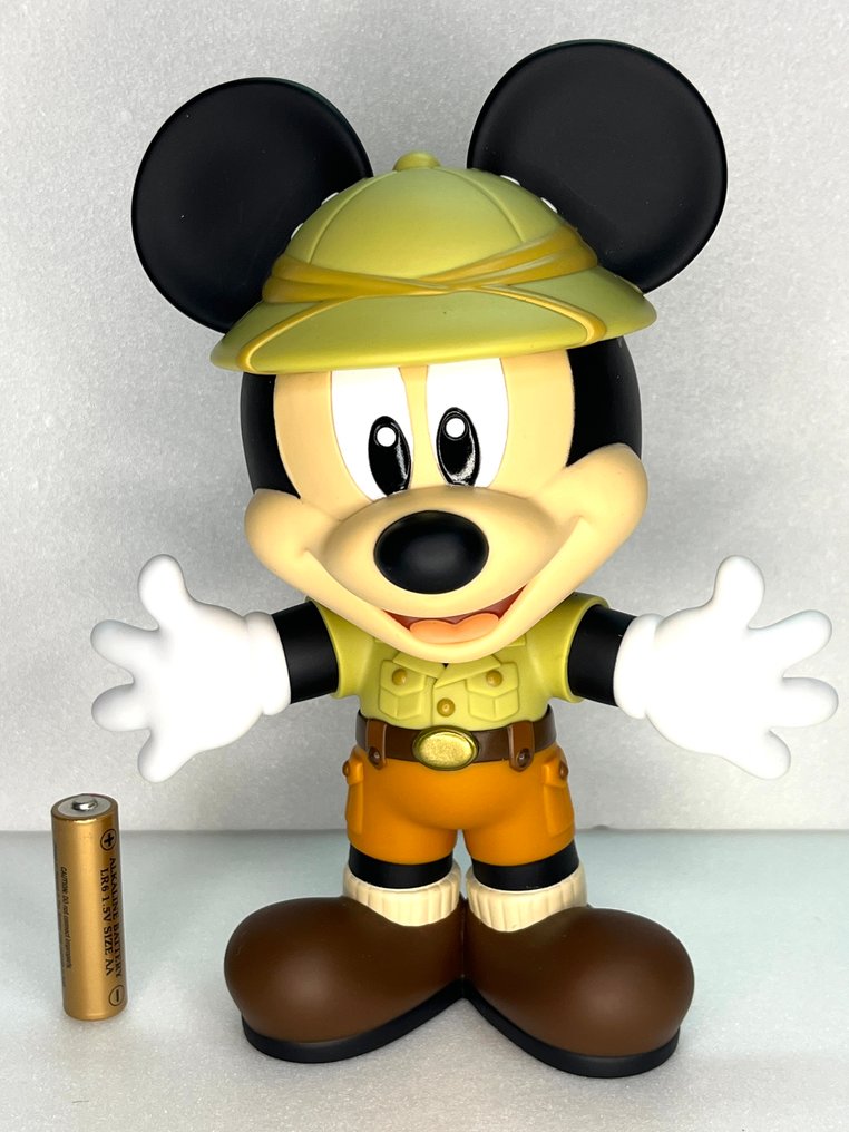 Disney - Mickey Mouse, Minnie Mouse - 2 - Mickey & Minnie – Tokyo Disney Resort Exclusive Jungle Carnival Figures (H 20 cm) #1.0
