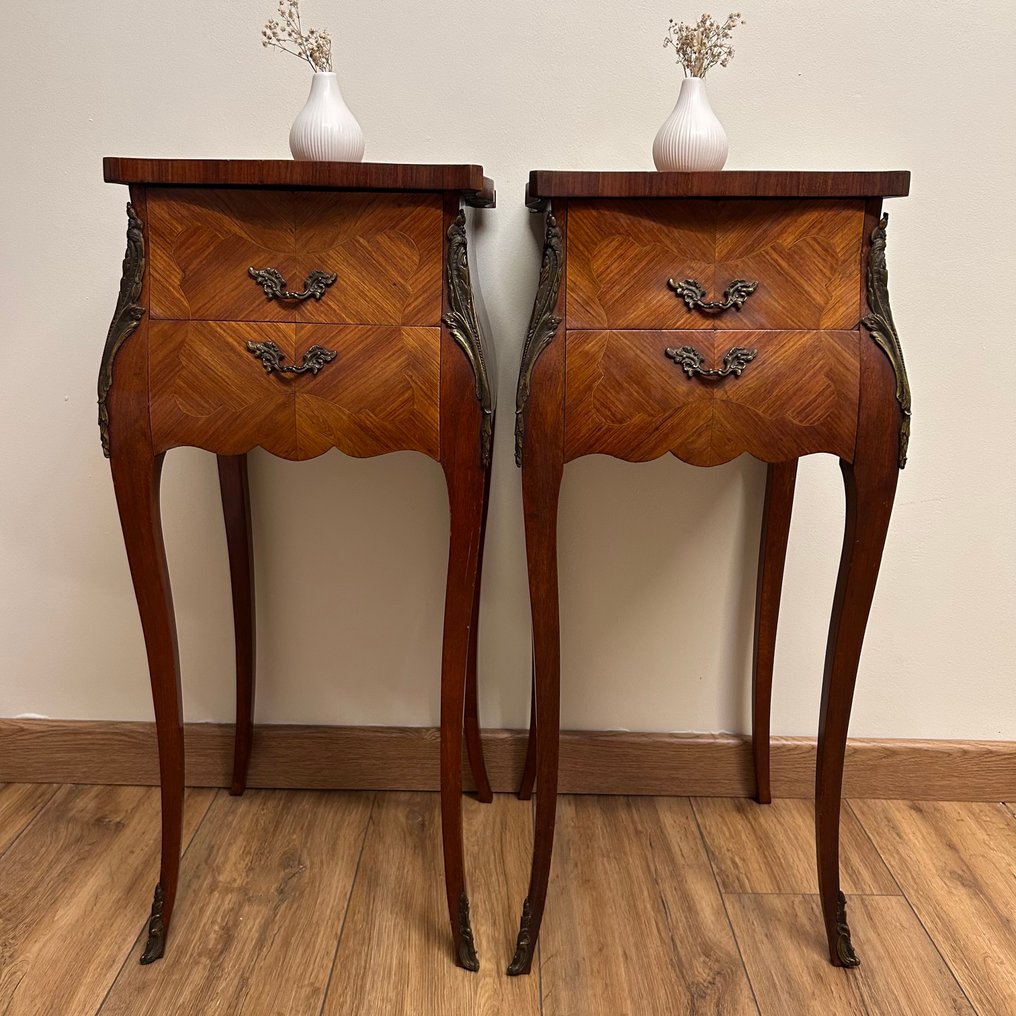 Table de chevet (2) - Noyer - Style Louis XV #1.0