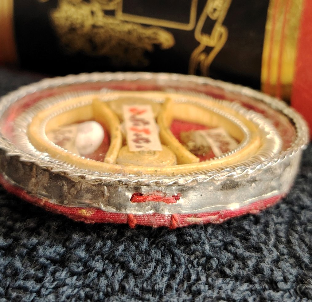 Pyhäinjäännöslipas - Vetro soffiato, Argento, carta - 1800-1850 - Jeesuksen ruoskinta #3.2